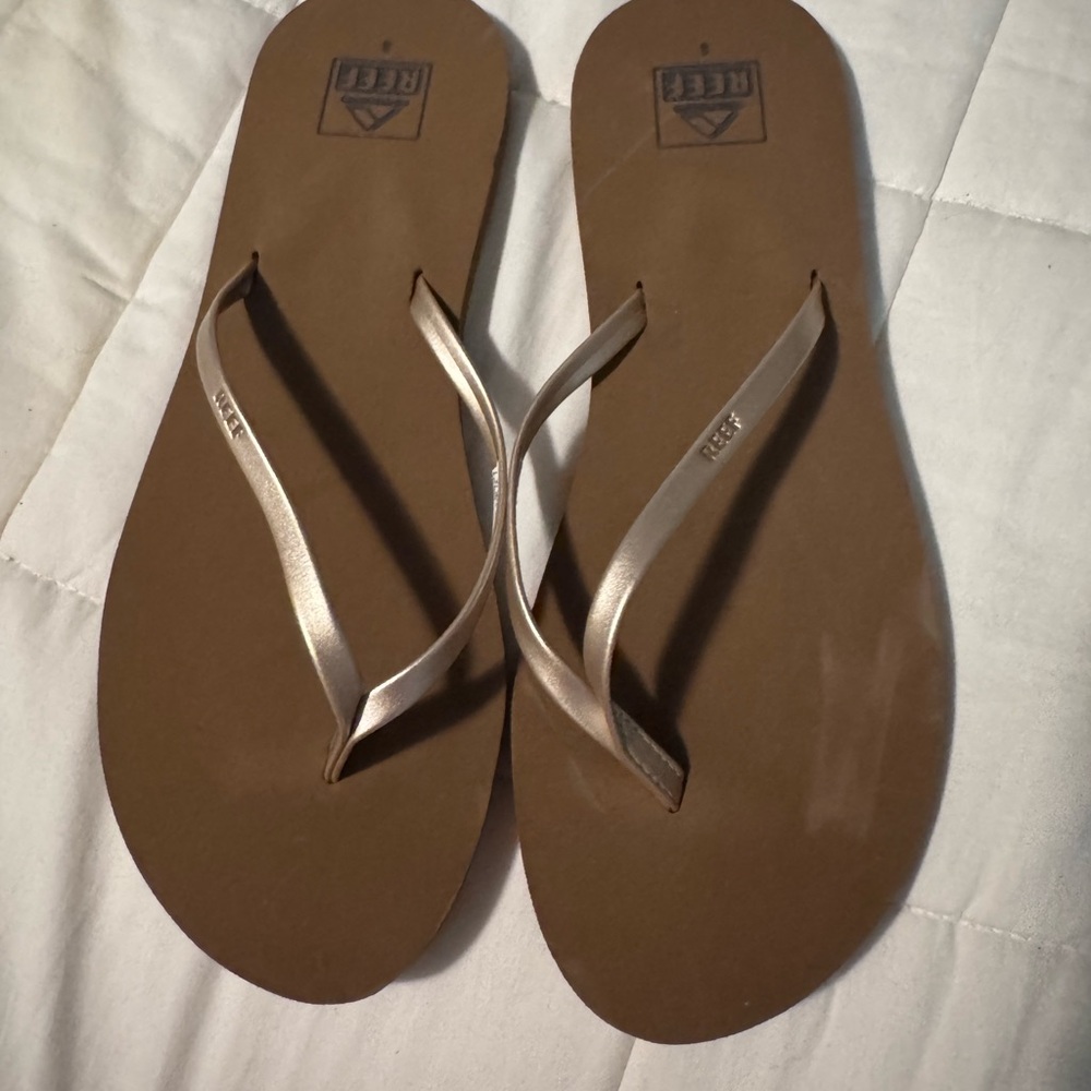 Reef Tan Sandals with Shiny Straps